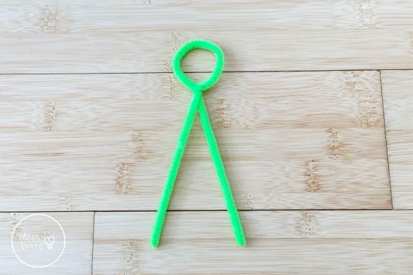 DIY Bubble Wands Start Twisting Pipe Cleaner