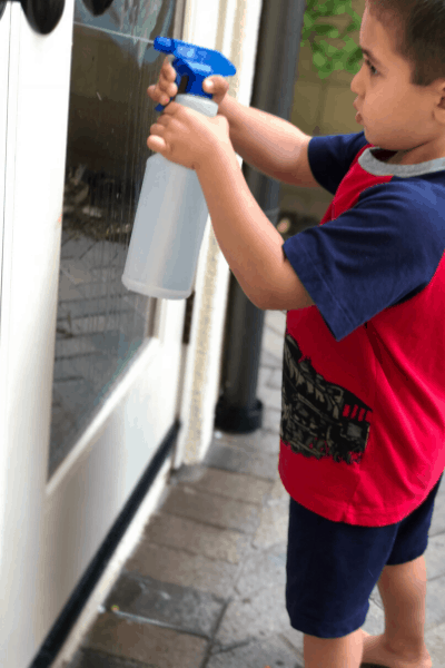 DIY-Window-Paint-Spray-Bottle