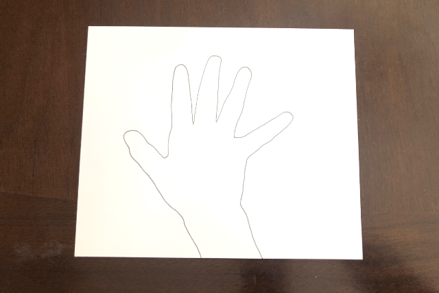 Optical-Illusion-Handprint-Outline