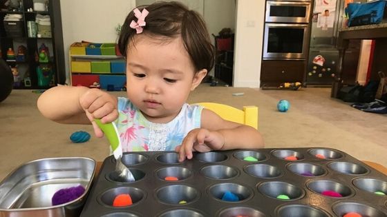 Pom Pom Transfer Muffin Tin