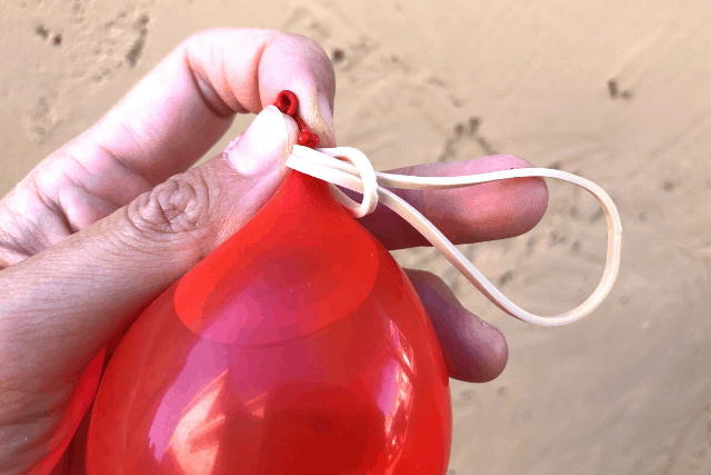 Balloon with on sale rubber band