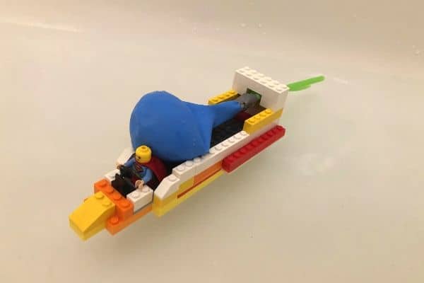 Balloon-Powered-LEGO-Boat-with-Balloon