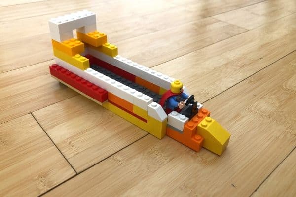 Balloon-Powered-LEGO-Boat