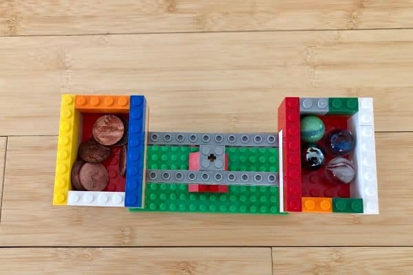 LEGO-Balance-Scale-Same-Weights