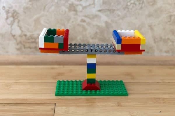 LEGO-Balance-Scale