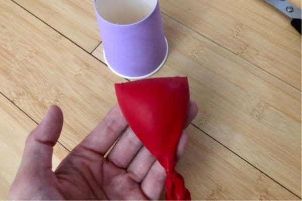 Pom Pom Shooter Cup Cut Balloon