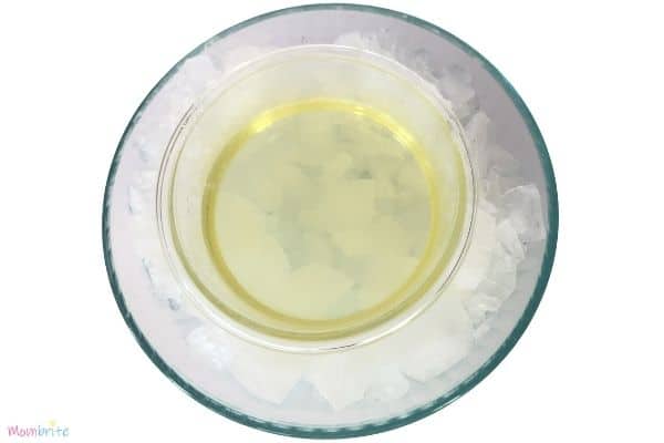 Edible Spheres Oil with Ice