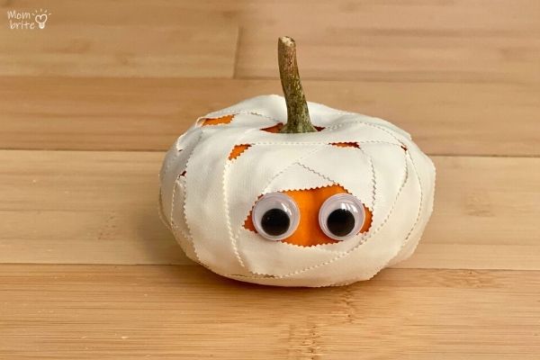 Pumpkin Mummy Halloween Craft (1)