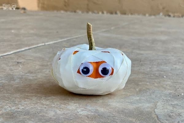 Pumpkin Mummy Halloween Craft (4)