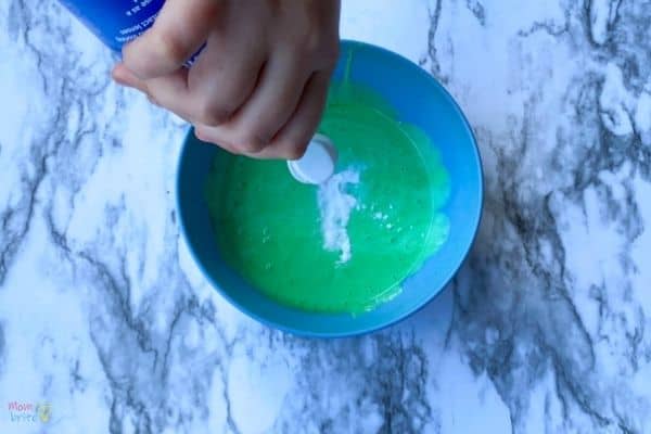 Christmas Tree Slime Recipe (4)