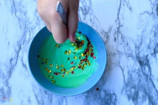 Christmas Tree Slime Recipe (7)