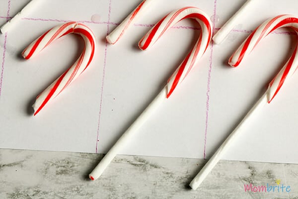 Dissolving-Candy-Canes-used-for-experiment