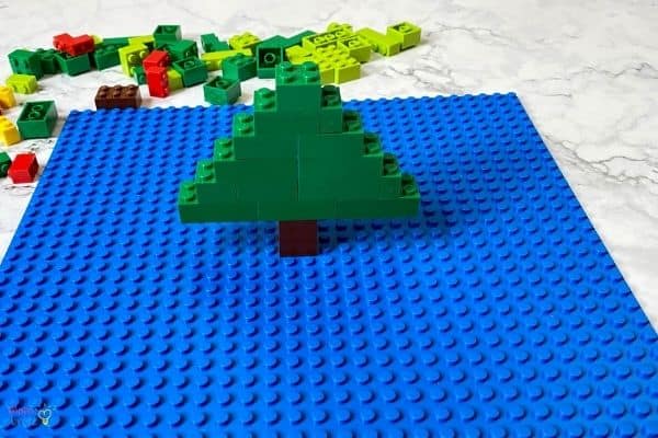 How to Build a LEGO Christmas Tree