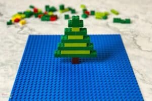 How to Build a LEGO Christmas Tree | Mombrite