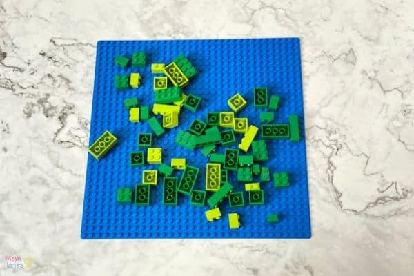 How to Build a LEGO Christmas Tree LEGO Christmas Tree