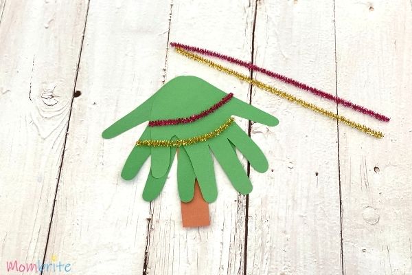 Handprint Christmas Tree Craft (2)