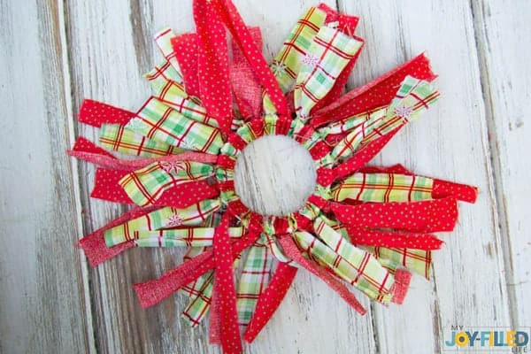 Homemade Christmas Ornaments to Easily Personalize Your Tree 