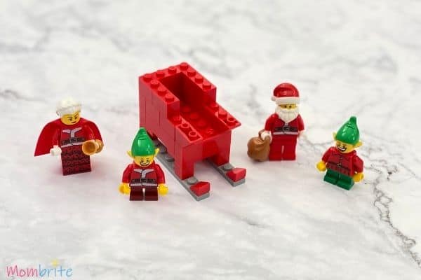 How to Build a LEGO Santa Sleigh Mombrite