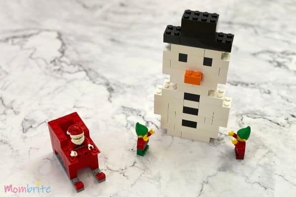 How to Build a LEGO Snowman Mombrite