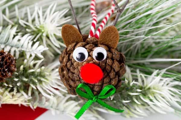 cotton cutting used for Pinecone Reindeer-min