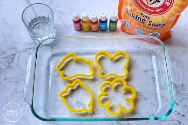 Spring Baking Soda and Vinegar Science Experiment Materials