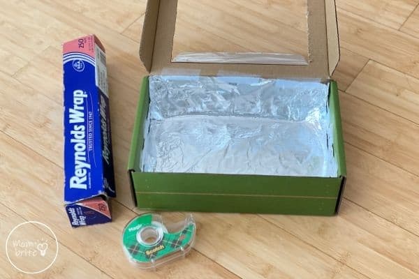 DIY Solar Oven Take Aluminum Foil Inside the Box