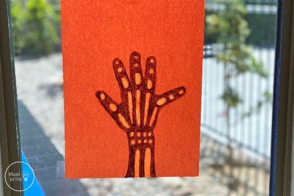 Skeleton Handprint X-Ray Craft (1)