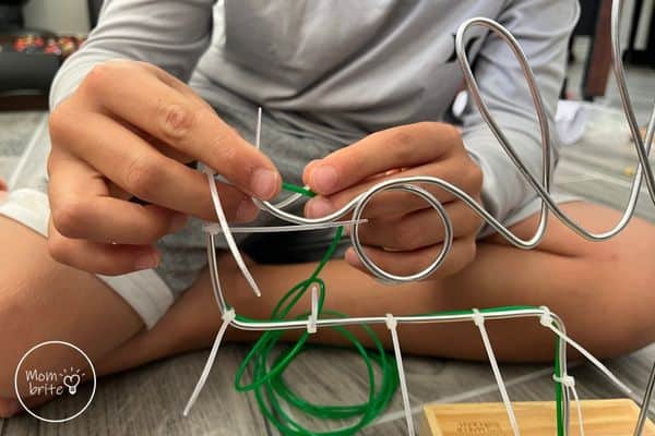 Maker Crate Attach EL Wire