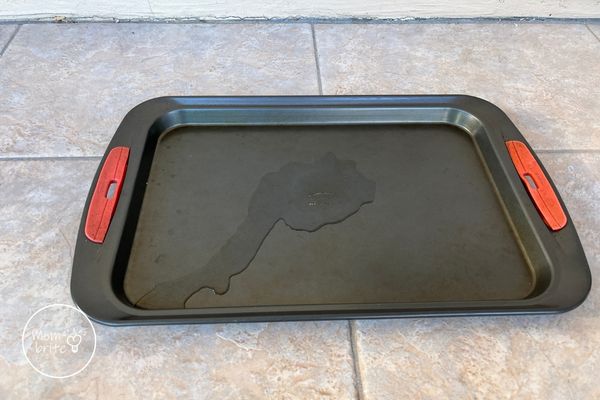 Green Fire Experiment Solution on Baking Pan