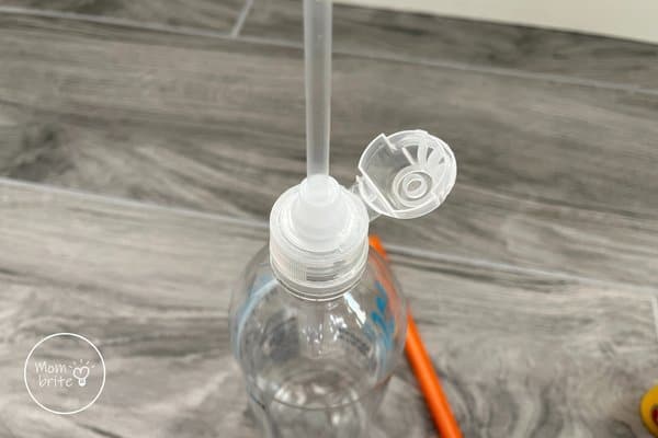 Squeeze Bottle Rocket Straw in Cap