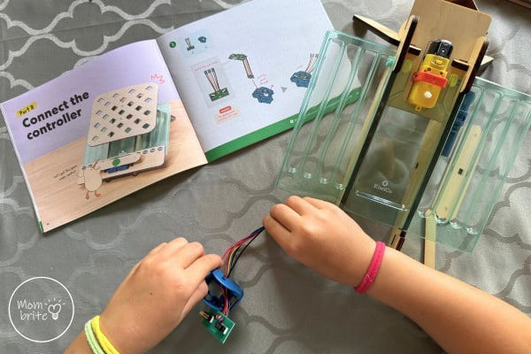KiwiCo Labs Arcade Maze Instruction Booklet
