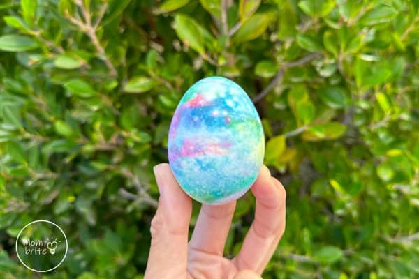 Coloring Eggs with Shaving Cream