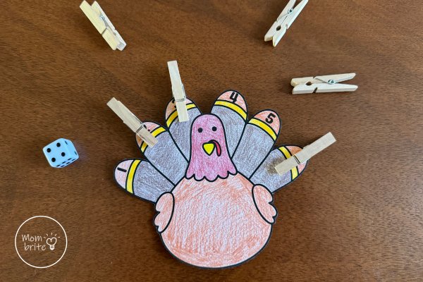 Roll the Dice Turkey Feathers Dice Game with Clothes Pins